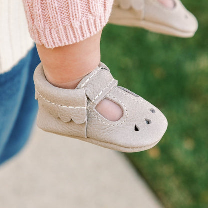 Newborn Salt Flats Mary Jane Baby Shoe Mary Jane by Freshly Picked – Don't Panic Shoes