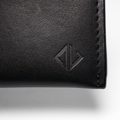 Smart Tech Slim Durable Everyday Wallet Leather Obsidian Wallet by Amberjack – Don't Panic Shoes