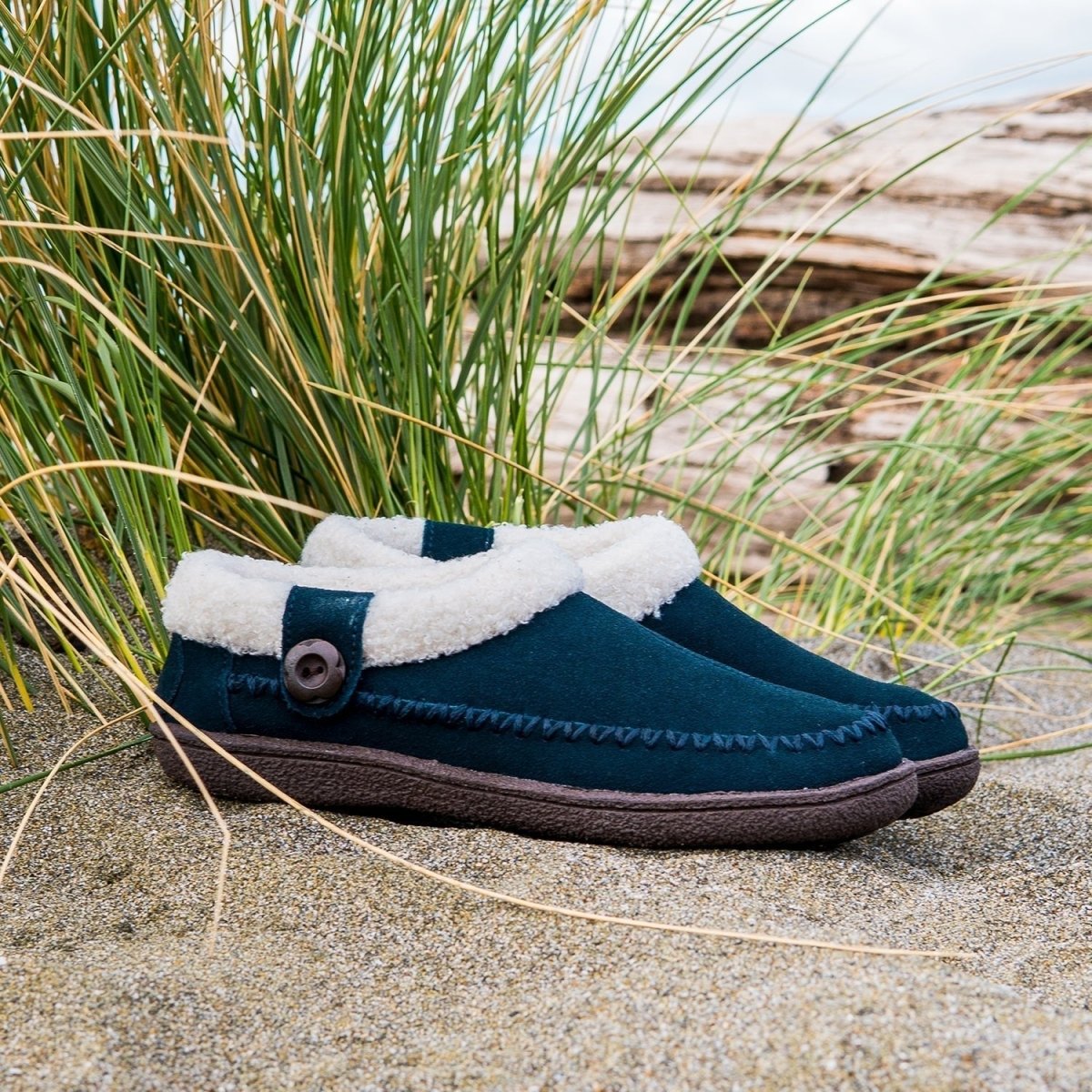 Soothe Slipper Women’S Vegan Fur Lining Midnight 9134158b Staheekum Women's Slippers by Staheekum Women's – Don't Panic Shoes