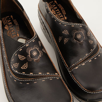 Spring Step Shoes L'artiste Burbank Women's Hand Painted Leather Clogs Slip - On Shoe by Spring Step Shoes – Don't Panic Shoes