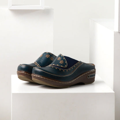 Spring Step ShoeS L'artiste Chino Clogs Women’s Hand Painted Leather Clogs by Spring Step Shoes – Don't Panic Shoes