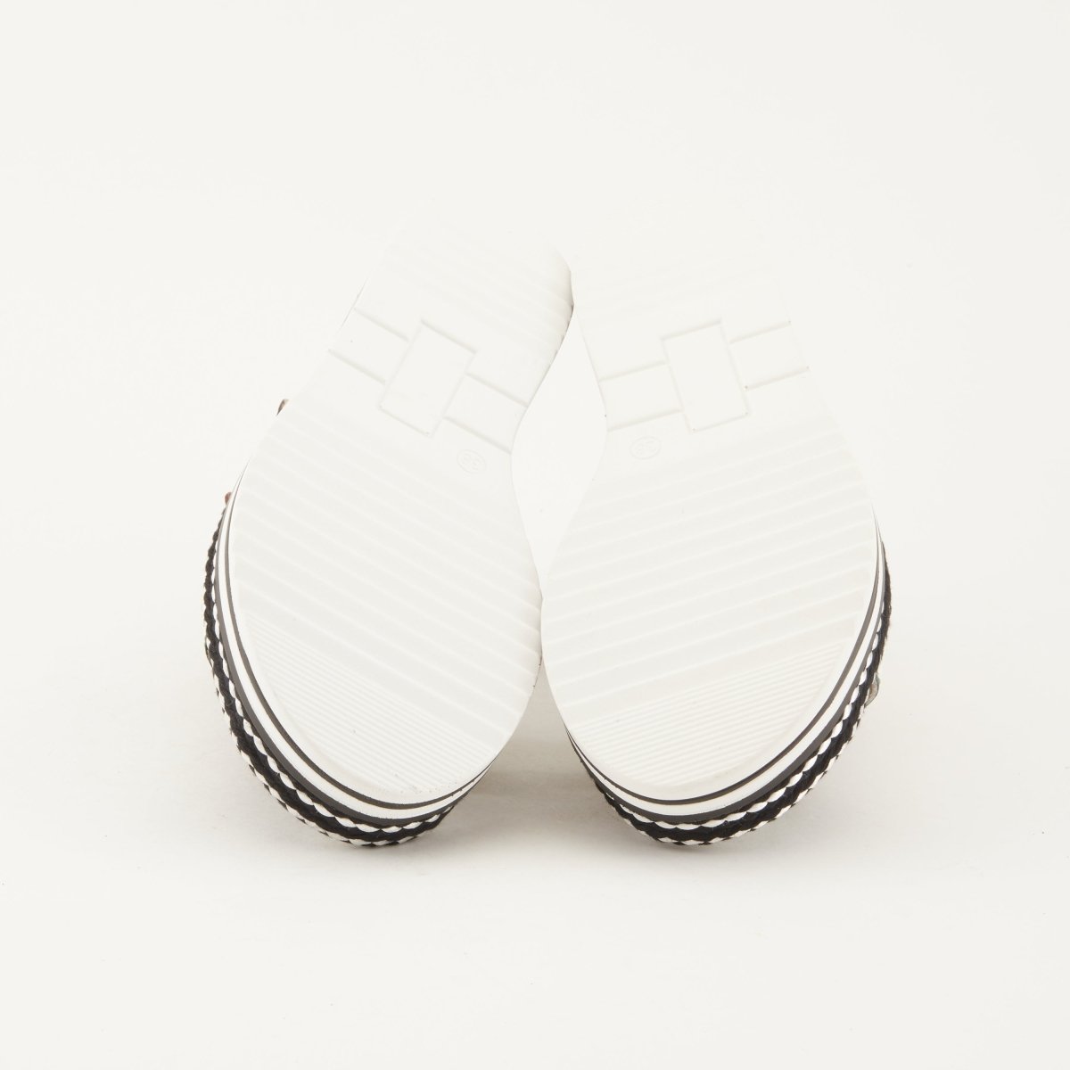 Spring Step Shoes L'artiste Laga Women's Slingback Sandals Slingback Sandals by Spring Step Shoes – Don't Panic Shoes