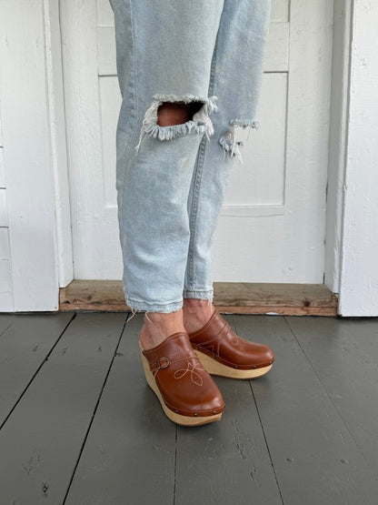 Stevie Clog Shoes by Bird Of Flight – Don't Panic Shoes