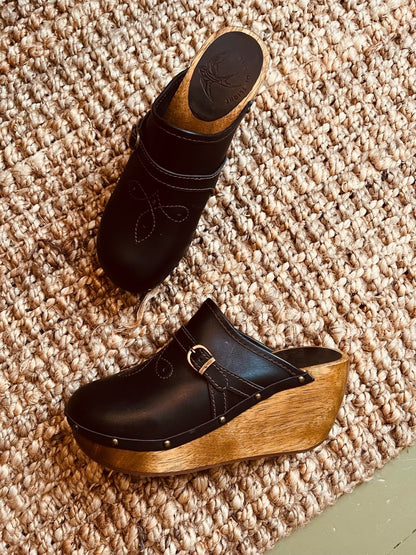 Stevie Clog Shoes by Bird Of Flight – Don't Panic Shoes