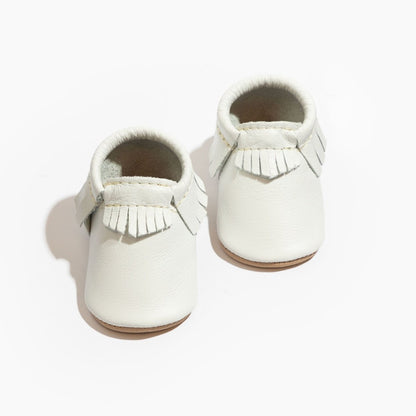 Toasted Bright White Moccasin Baby Shoe Moccasin by Freshly Picked – Don't Panic Shoes