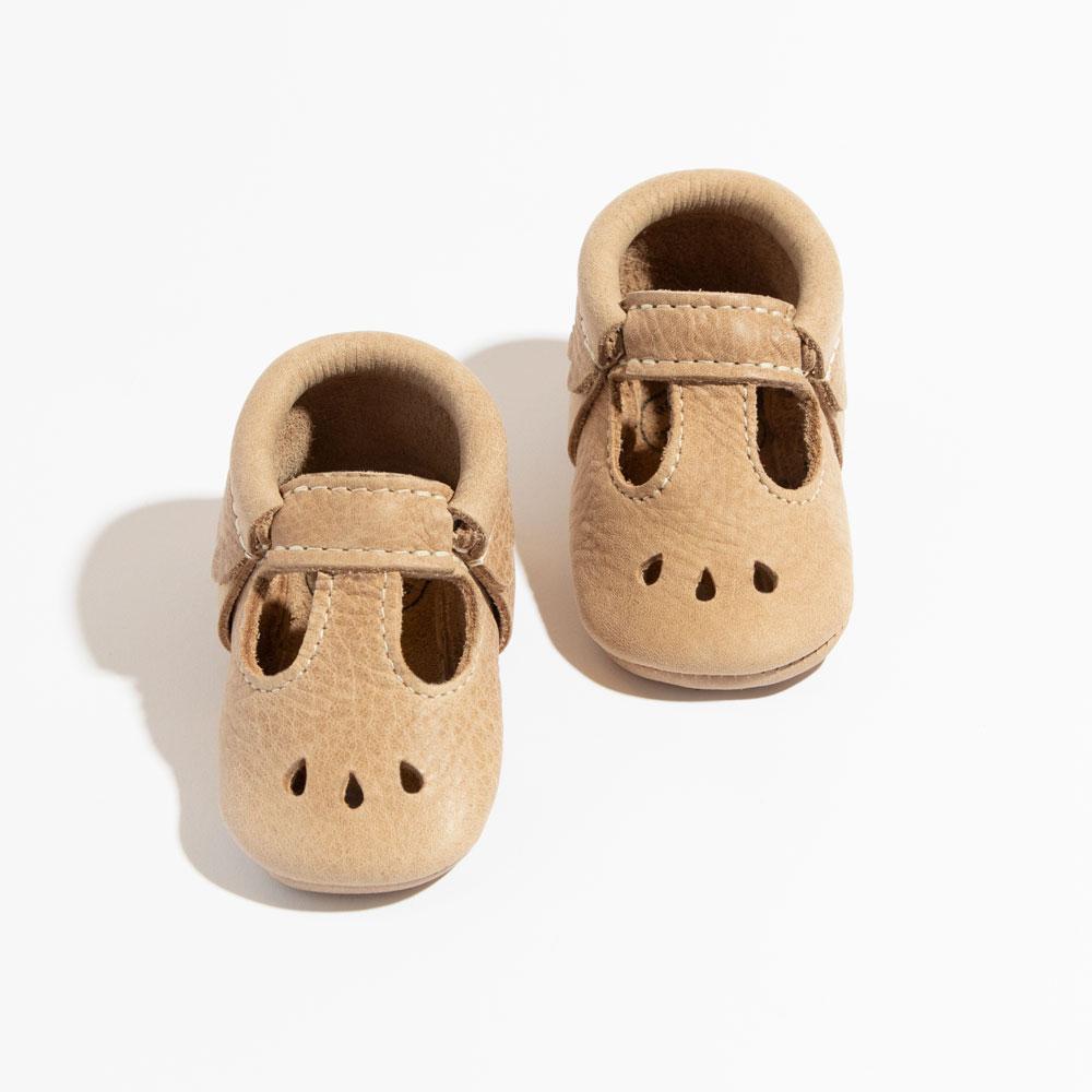 Weathered Brown Mary Jane Baby Shoe Mary Jane by Freshly Picked – Don't Panic Shoes