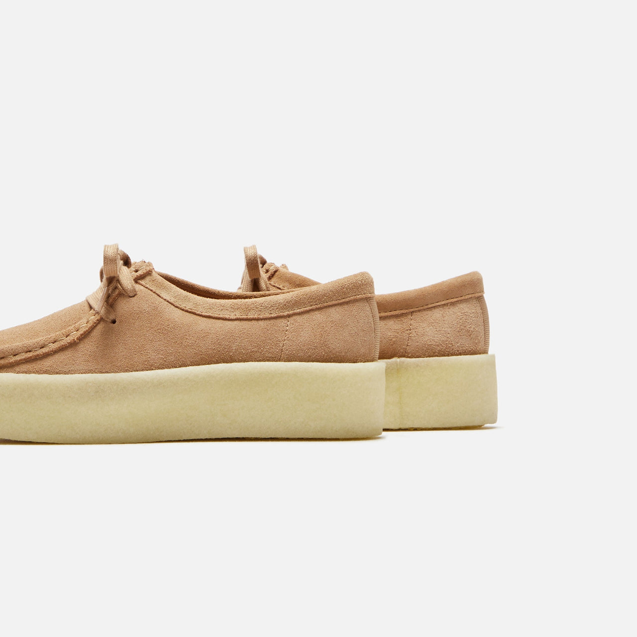 Close-up of the Clarks Originals Wallabee Cup Women's Warm Beige Suede 261732524 suede material