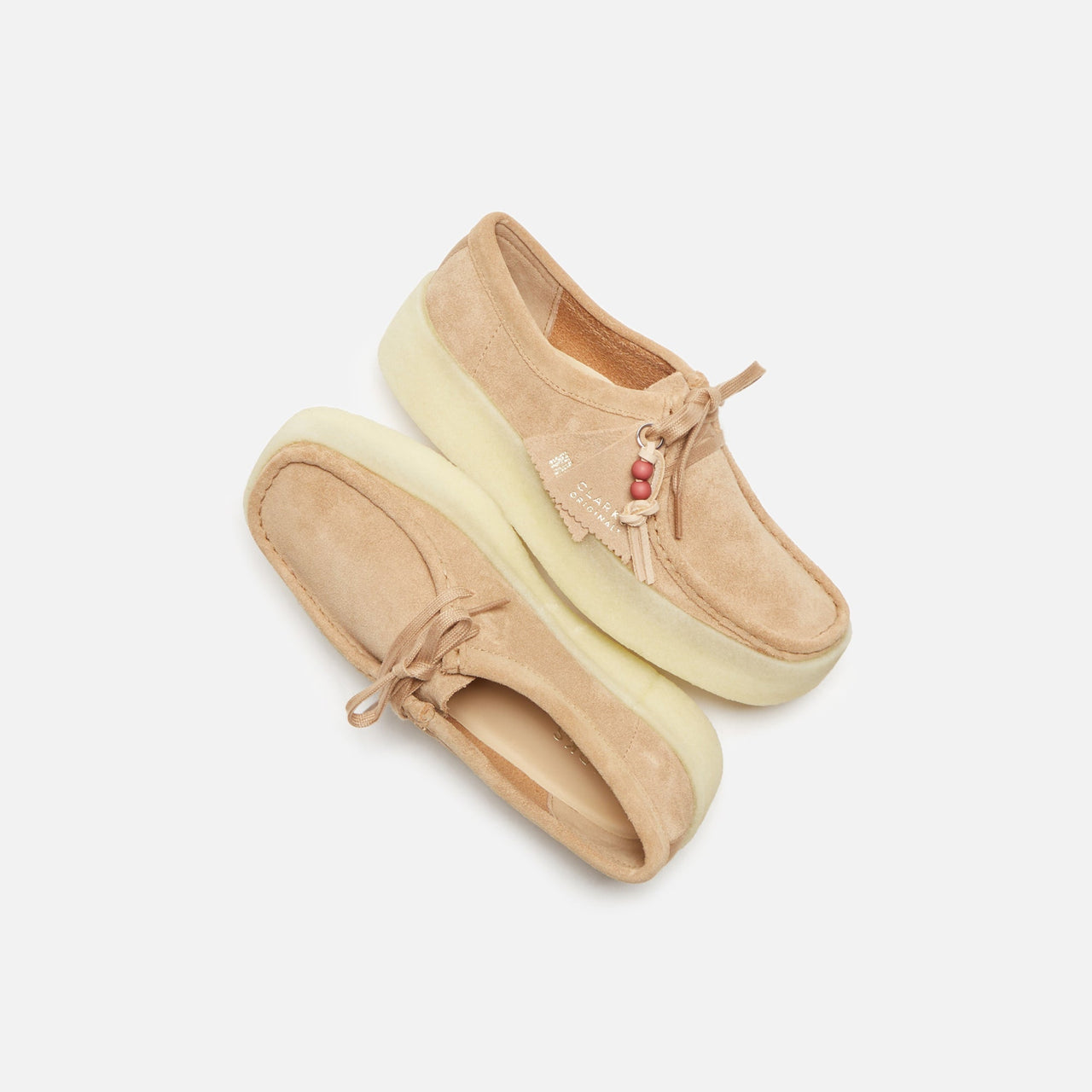Clarks Originals Wallabee Cup Women's Warm Beige Suede 261732524 shoes with laces