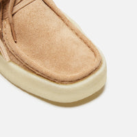 Thumbnail for Side view of the Clarks Originals Wallabee Cup Women's Warm Beige Suede 261732524 shoes